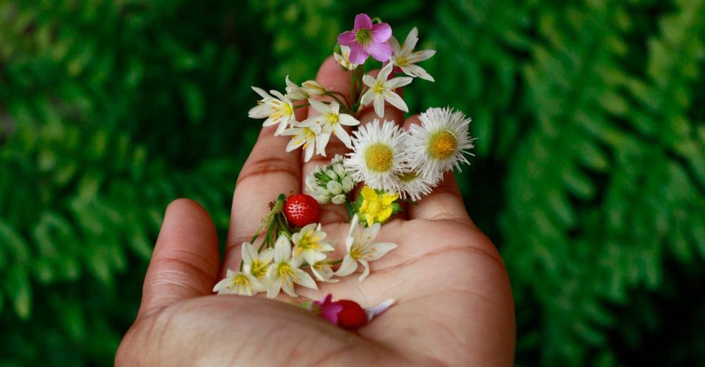 9 Ways to Power Through the Pollen